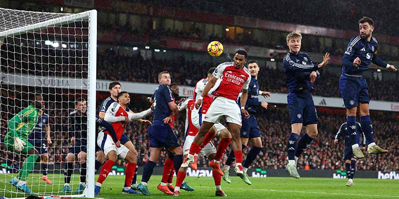 Tấn công biên và phạt góc Tấn công biên và phạt góc